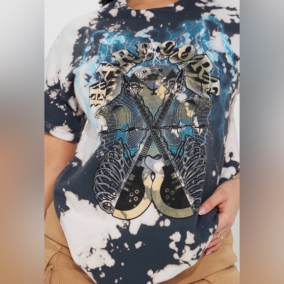 NWOT FashionNova Hardcore Bleached Dye Tee - Size M - Picture 2 of 6